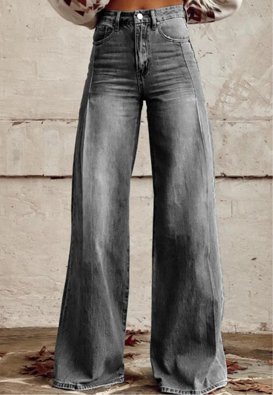 Fiola | Classic High-Waist Light Wash Flared pants